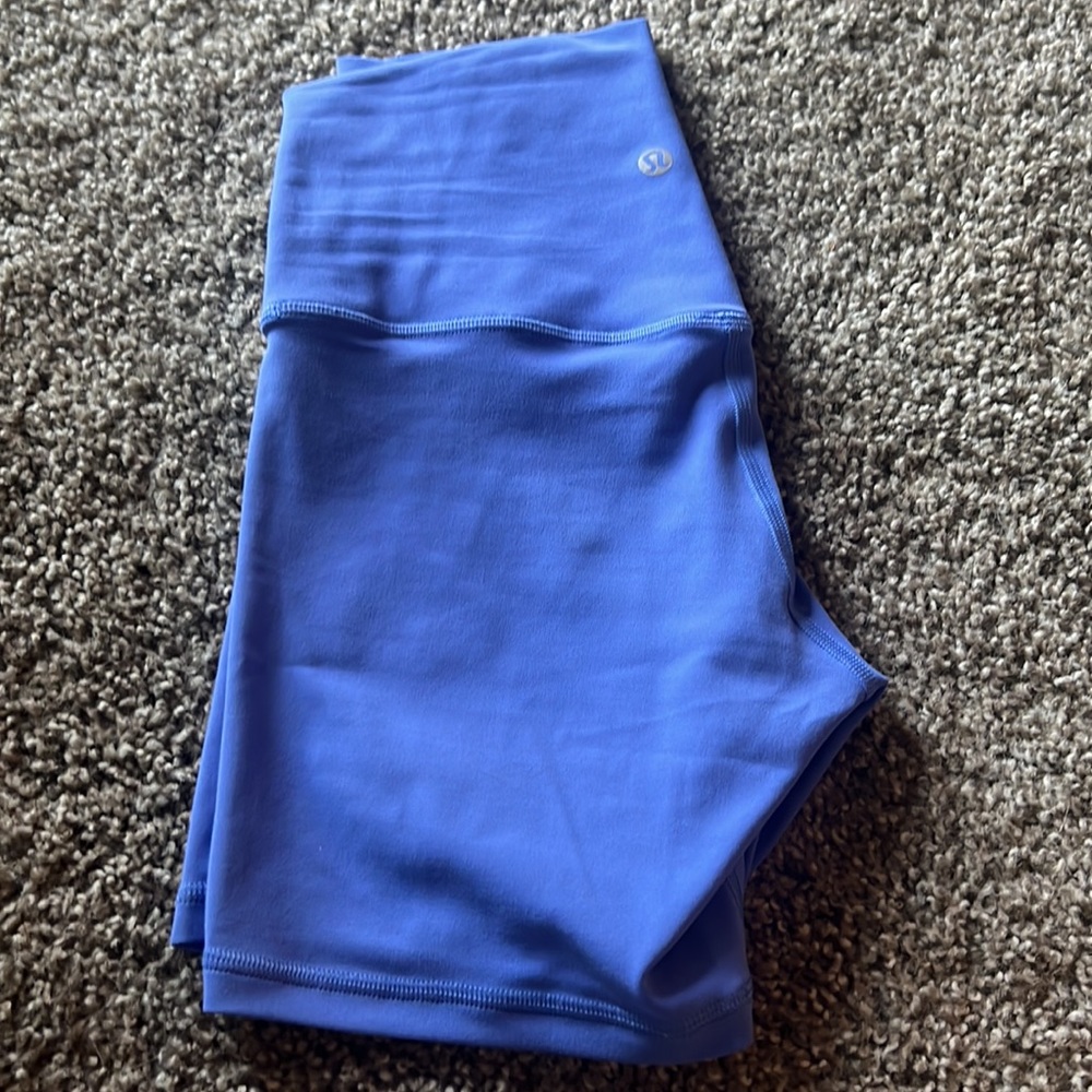 Lulu align 6 in shorts